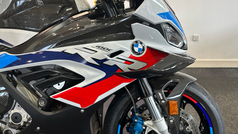 BMW M1000 RR